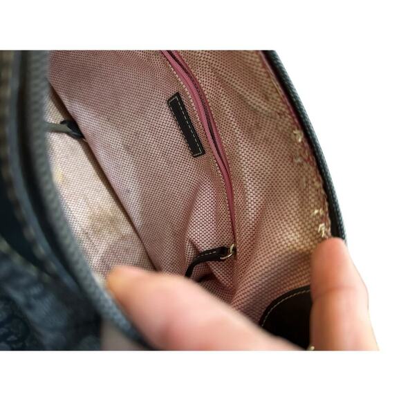 Dooney Bourke Women's Canvas Monogram Shoulder Bag Size - Picture 10 of 11